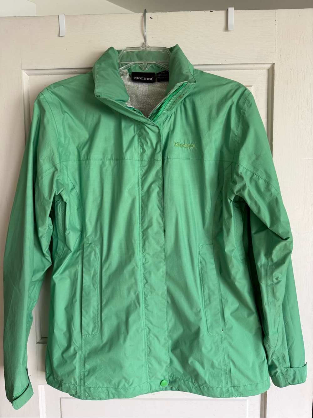 Marmot Women's Green Water Resistant Hooded Rain Jacket